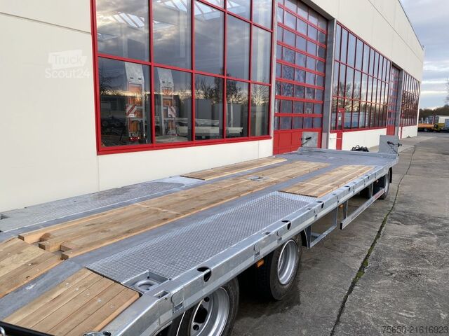 Low loader trailer Möslein T 3-9,20 F Blatt  3 Achs Tieflader mit gerader Ladefläche 9 m, Neufahrzeug