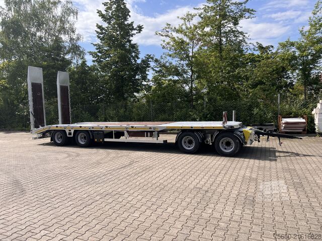 Dieplader oplegger Möslein T4 VB H1 gerade  neuer 4 Achs Tieflader gerade hydraulischen Rampen