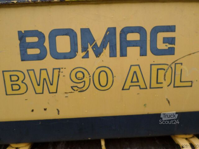 Jednoválcový válec BOMAG Walze mit Rüttler   BW 90 ADL
