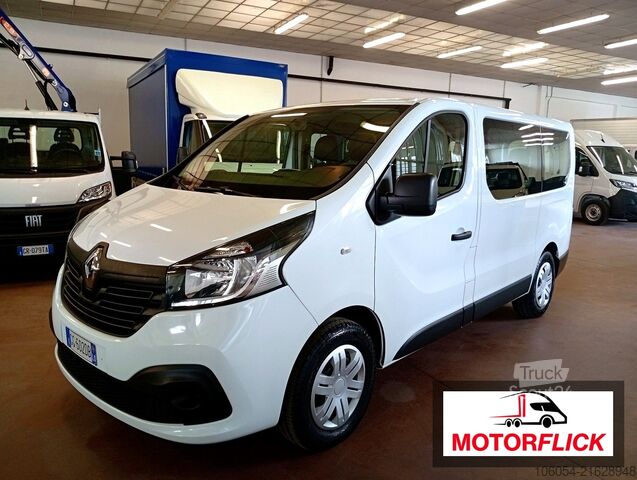 Furgoneta con asientos Renault trafic