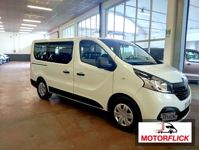 Furgoneta con asientos Renault trafic