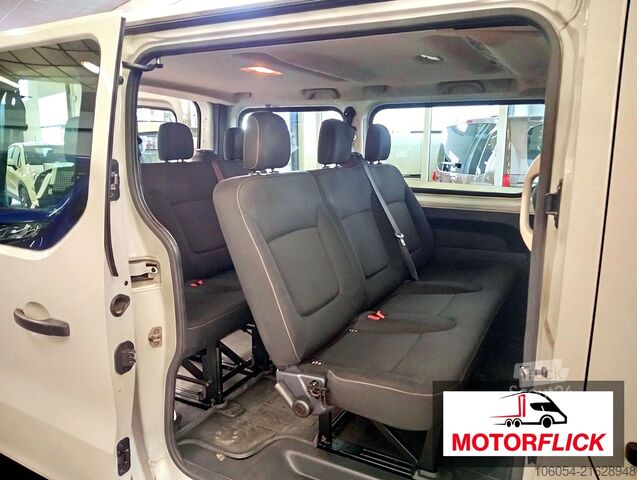Furgoneta con asientos Renault trafic