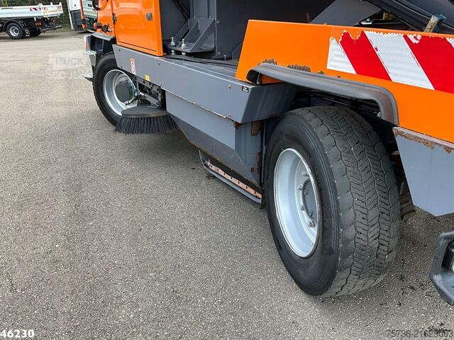 Veegmachine DULEVO 6000T Euro 6 with 3-rd brush