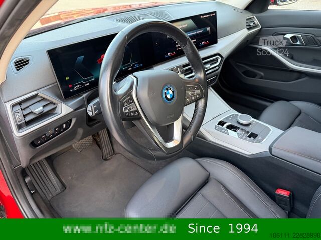 Microbuz BMW 330e Touring WIDESCREEN/Leder/Driving Assistant
