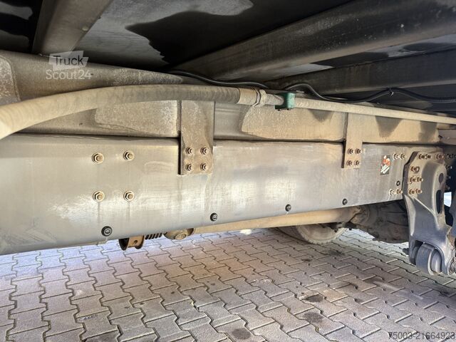 Flatbed truck Volvo FL280 Kran Hiab XS 122