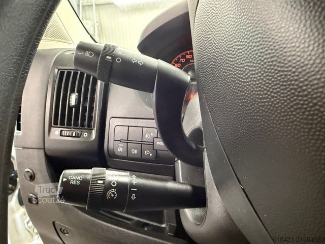 Dobozos furgon PEUGEOT Boxer L2H2 WORKSHOP+WEBASTO+GALERIE+AHK