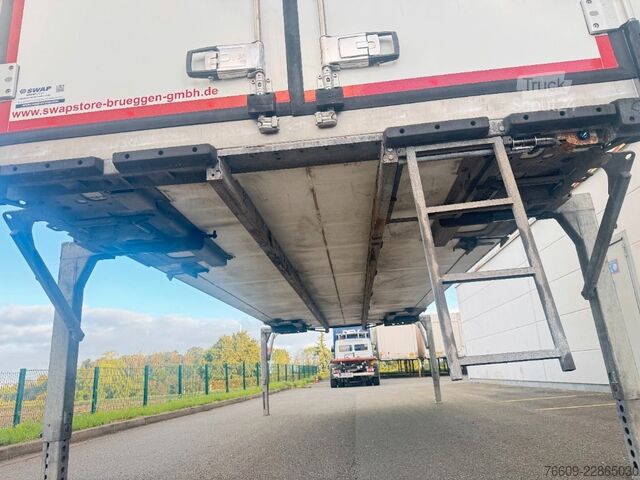 Vaihtokoriperävaunu SCHMITZ CARGOBULL Heck Portaltüren