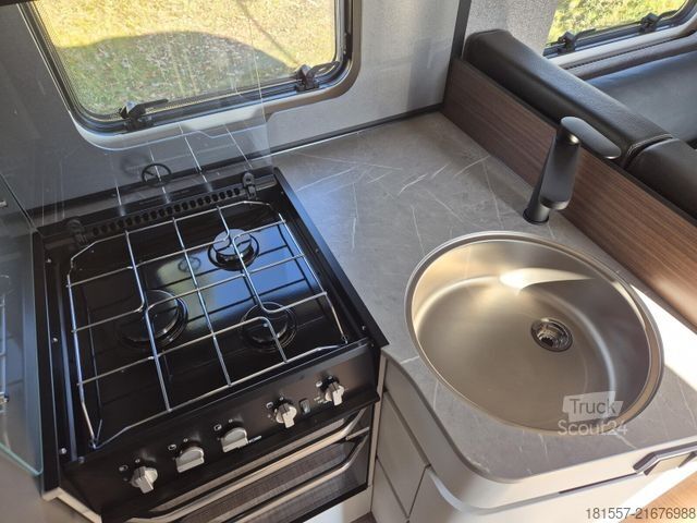 Caravana semiintegrada HYMER/ERIBA B-Klasse MC T 680 Isofix / 170 PS / Autarkie-Pak