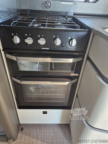 Caravana semiintegrada HYMER/ERIBA B-Klasse MC T 680 Isofix / 170 PS / Autarkie-Pak