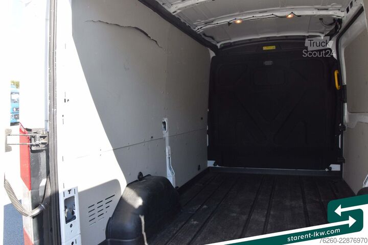 Umpikorja-auto FORD Transit 2.0 L2H2 AHK Klima Tempomat PDC TÜV 01/2