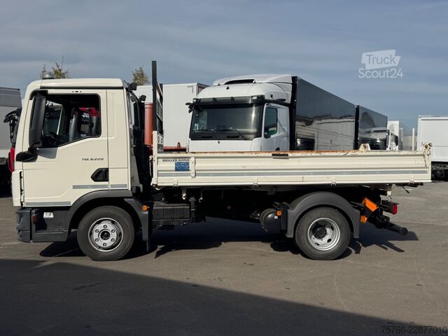 Benne tri-benne MAN TGL 8.220 / 2 x AHK / 3 SITZE