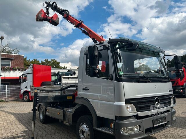 Furgón volquete trilateral MERCEDES-BENZ 822 Atego MEILLER 3Skipper +PK7002 + Greifer