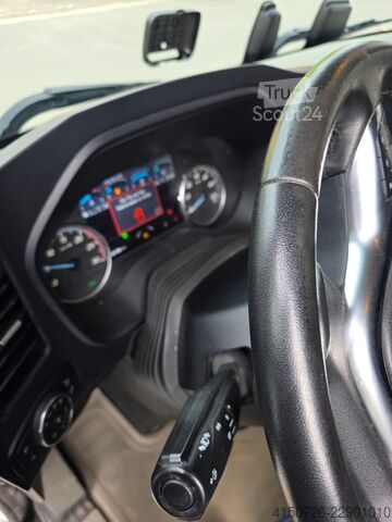 Vakio vetoauto Ford F-MAX 500