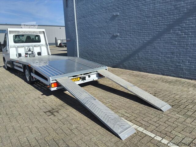  Universal LAADBAK AUTOAMBULANCE LENGTE 4.85 METER + ELEKT...