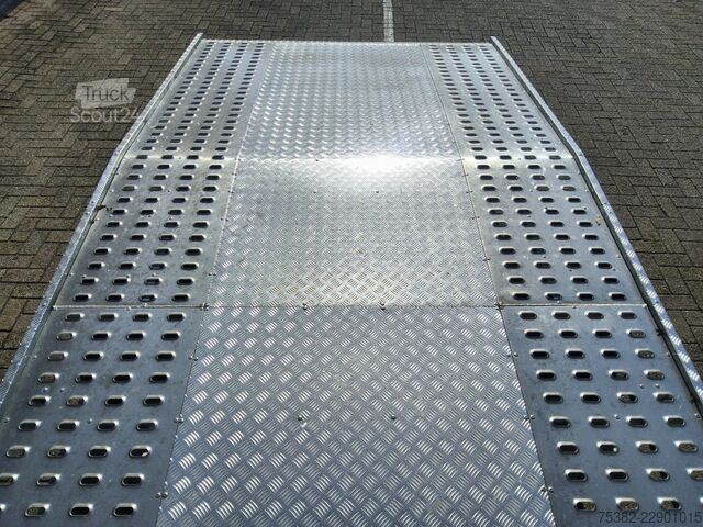  Universal LAADBAK AUTOAMBULANCE LENGTE 4.85 METER + ELEKT...