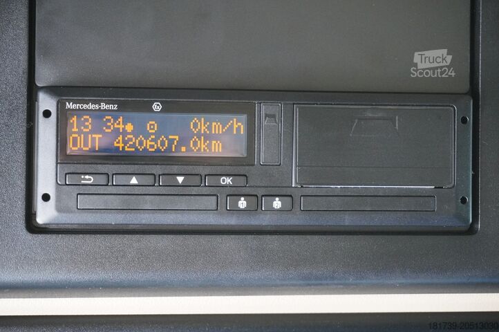 Ciężarówka chłodnia Mercedes-Benz Actros 2548 E6 / GIGA / Cab Lounge chair