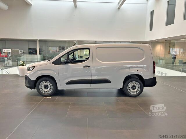 Slēgtais furgons Fiat Doblò F5272 XL Diesel 130 PK Automaat