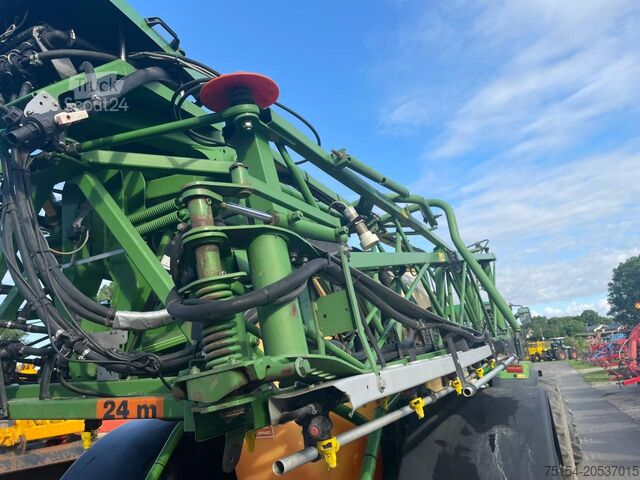 Irroratrice per pesticidi Amazone UX 5200 24m