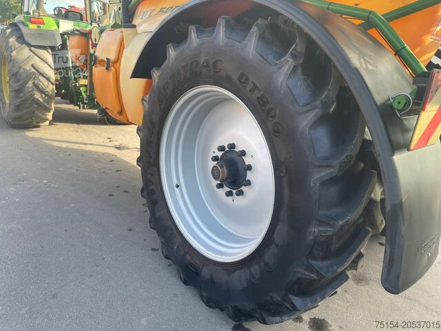 Pesticidsprøjte Amazone UX 5200 24m