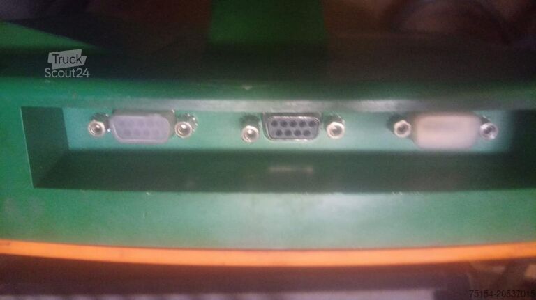 Pesticit püskürtücü Amazone UX 5200 24m