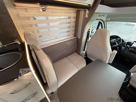 Félintegrált lakóautó Bürstner Lyseo TD 736