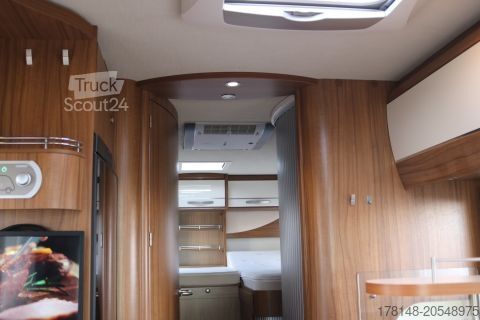 Félintegrált lakóautó Hymer/Eriba Tramp SL 704