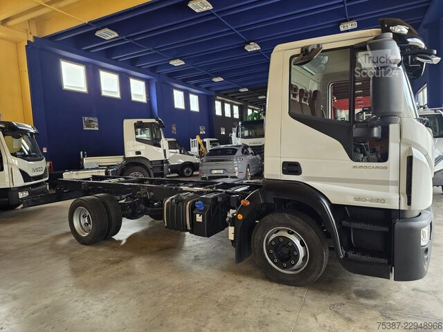 Lastbilchassi Iveco 120E25K
