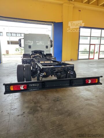 Lastbilchassi Iveco 120E25K