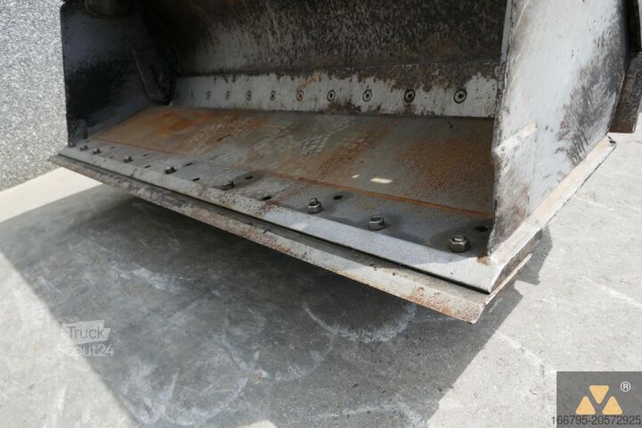 Kerekes rakodógép Caterpillar 906M