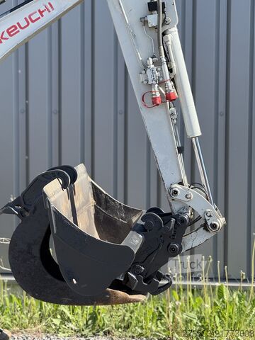 Minirýpadlo Takeuchi TB 216