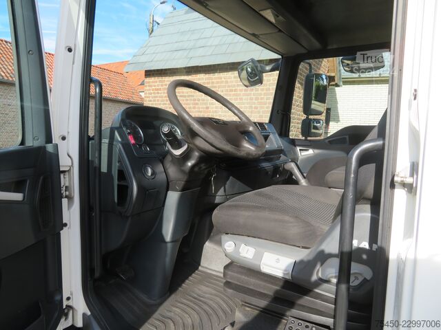 Furgão fechado MAN TGL 8.180