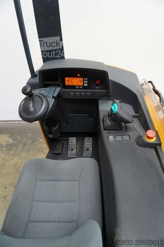 Carretilla retráctil Jungheinrich ETV214