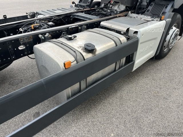 LKW-Fahrgestell MAN TGS 26.360 6x2-4 LL