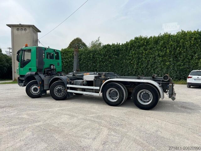 Roll-off tipper truck IVECO IVECO TRAKKER AD340T41 USATO SCARRABILE