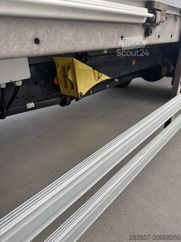 φορτηγό με καρότσα και συρόμενη τέντα Iveco 140E280