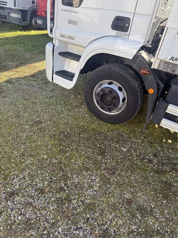 φορτηγό με καρότσα και συρόμενη τέντα Iveco 140E280