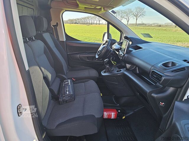 Kofer PEUGEOT PARTNER 1.5 L2 Navi Airco 3 Zits