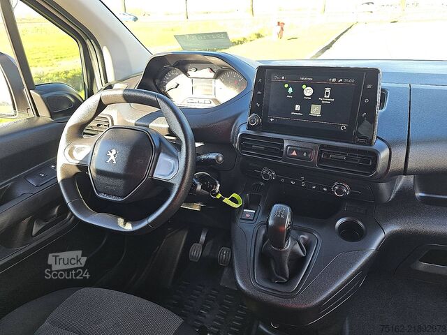 Kofer PEUGEOT PARTNER 1.5 L2 Navi Airco 3 Zits