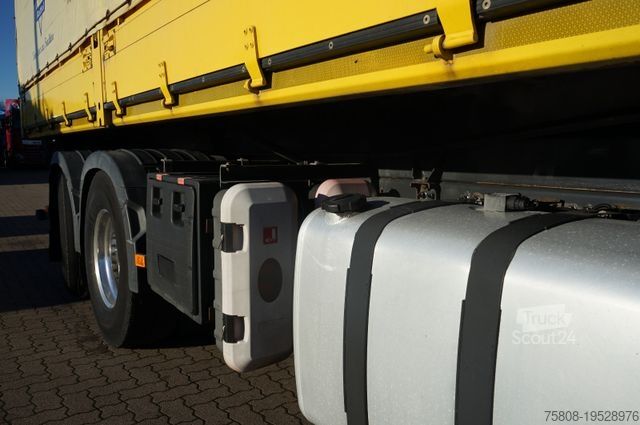 Damperli kamyon VOLVO FH460 Getreidekipper Lenk Staplerhalterung