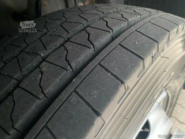 LKW mit Kofferaufbau MAN 8.180BL Möbelkoffer/AHK/Org.107Tkm/3 Sitzer