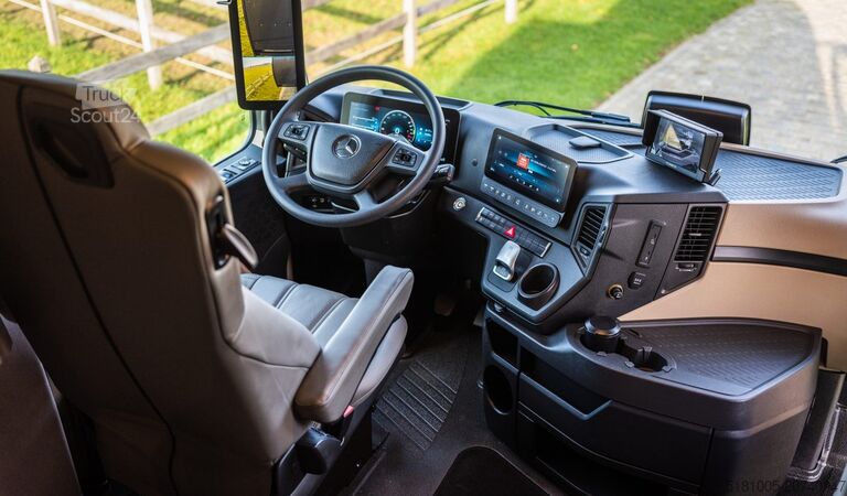 Paarden transport Mercedes Actros AKX Jong AKX paardenvrachtwagen 6paards ...