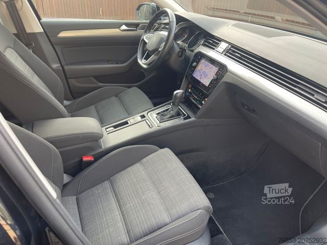 Minibus VOLKSWAGEN Passat Variant 110kw DSG Kamera *LED *Navi