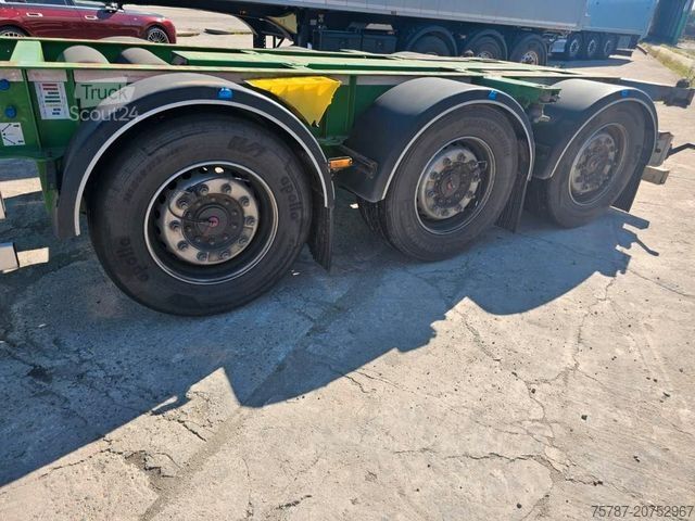 Auflieger-Wechselfahrgestell WIELTON Vario Containerchassis, Reifendruckkontrolle