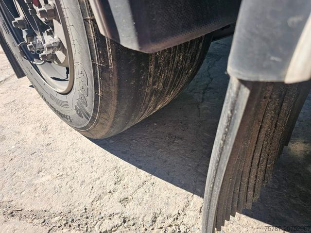 Auflieger-Wechselfahrgestell WIELTON Vario Containerchassis, Reifendruckkontrolle