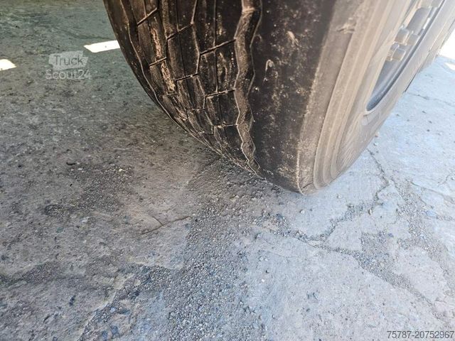 Auflieger-Wechselfahrgestell WIELTON Vario Containerchassis, Reifendruckkontrolle