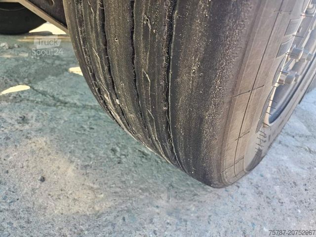 Auflieger-Wechselfahrgestell WIELTON Vario Containerchassis, Reifendruckkontrolle