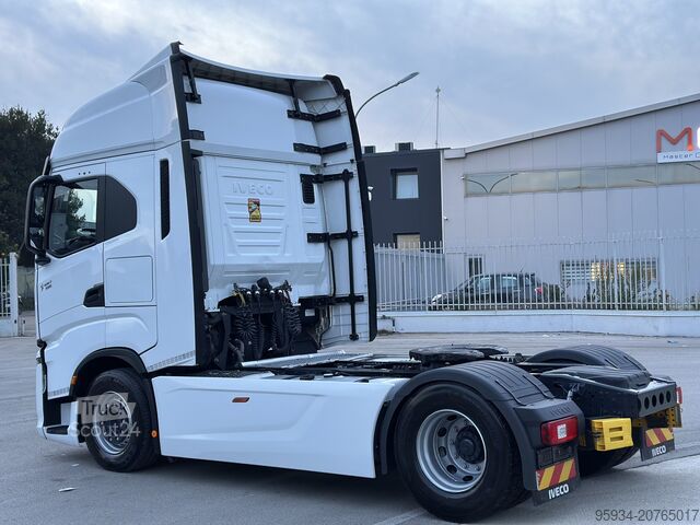 Tracteur routier standard Iveco Stralis S-Way 530