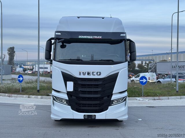 Trator de estrada padrão Iveco Stralis S-Way 530