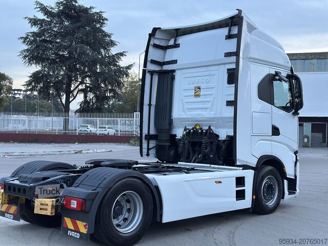 Trator de estrada padrão Iveco Stralis S-Way 530