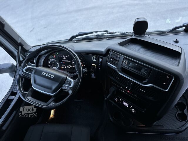 Trator de estrada padrão Iveco Stralis S-Way 530